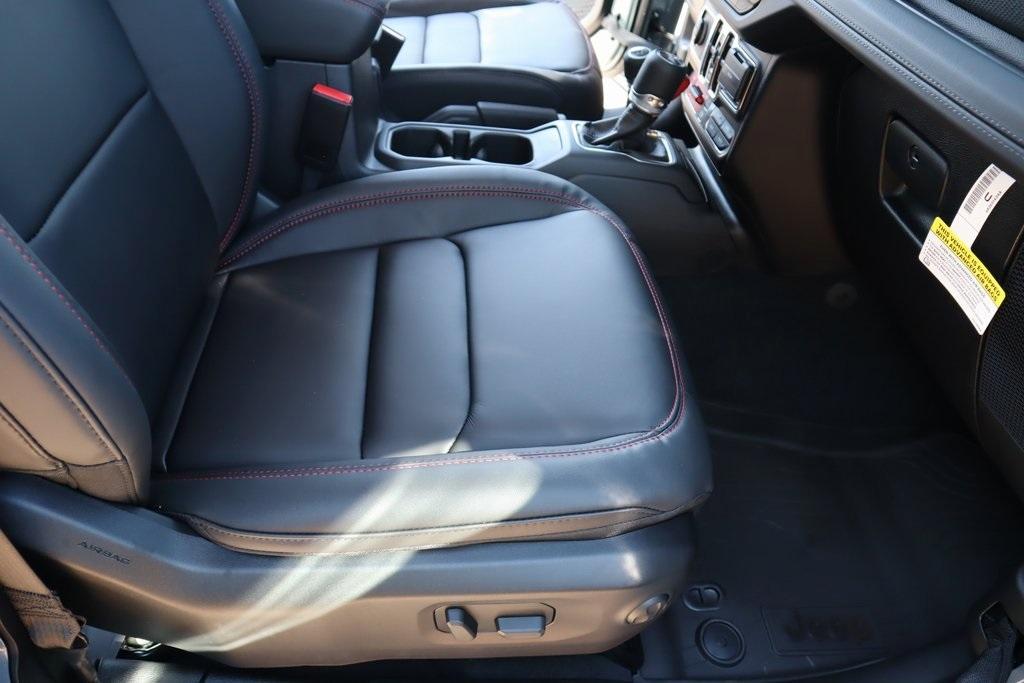 new 2025 Jeep Wrangler car, priced at $54,786