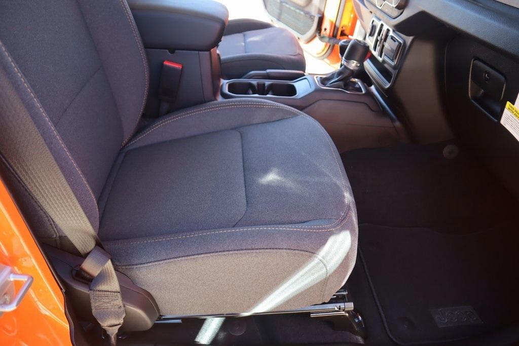 new 2025 Jeep Wrangler car, priced at $40,105