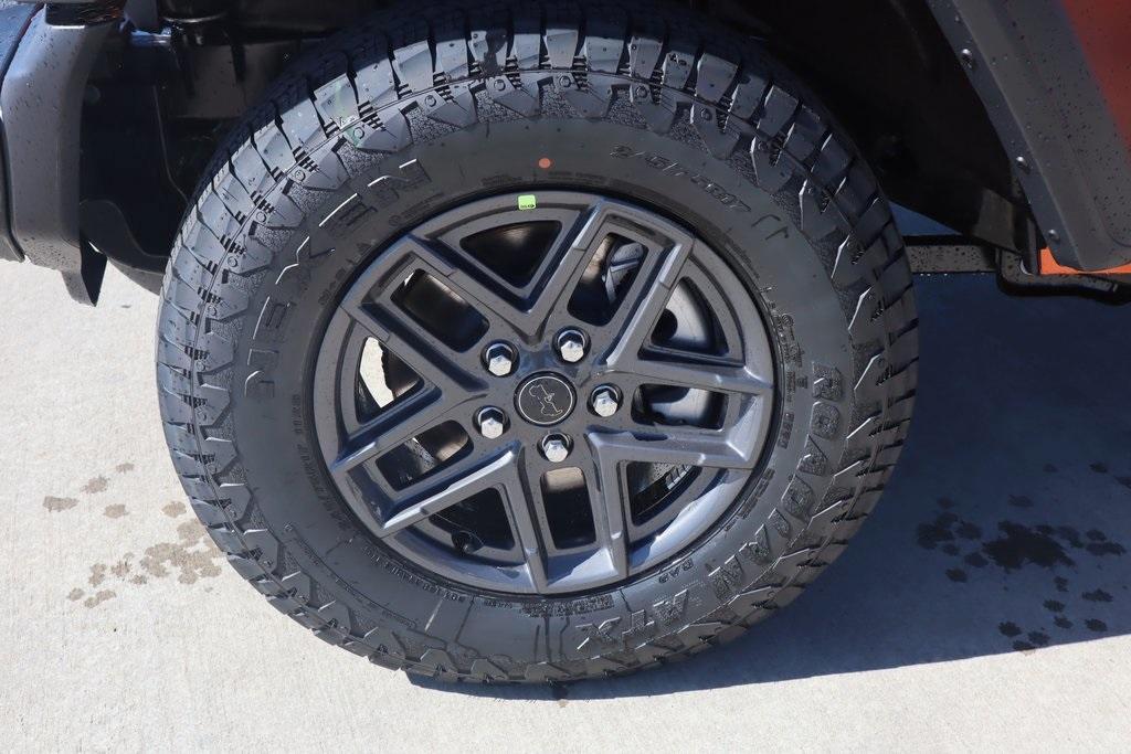 new 2025 Jeep Wrangler car, priced at $40,105