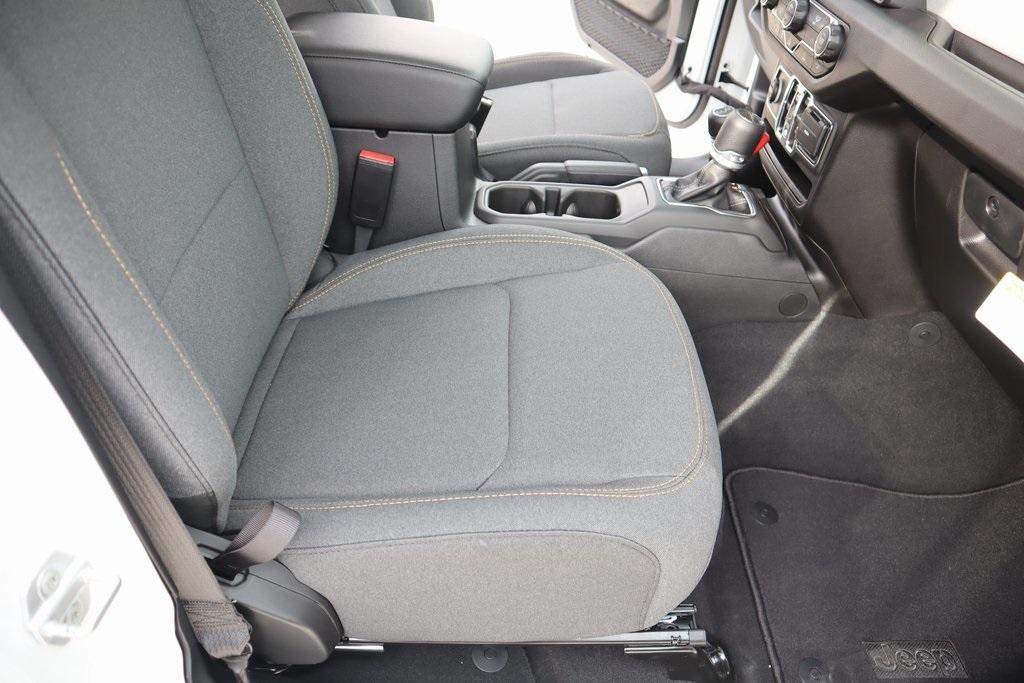 new 2025 Jeep Gladiator car, priced at $37,063