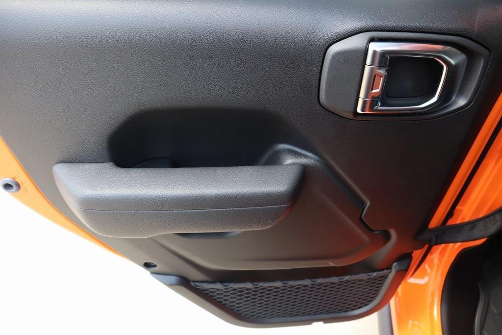 new 2025 Jeep Wrangler car, priced at $44,513