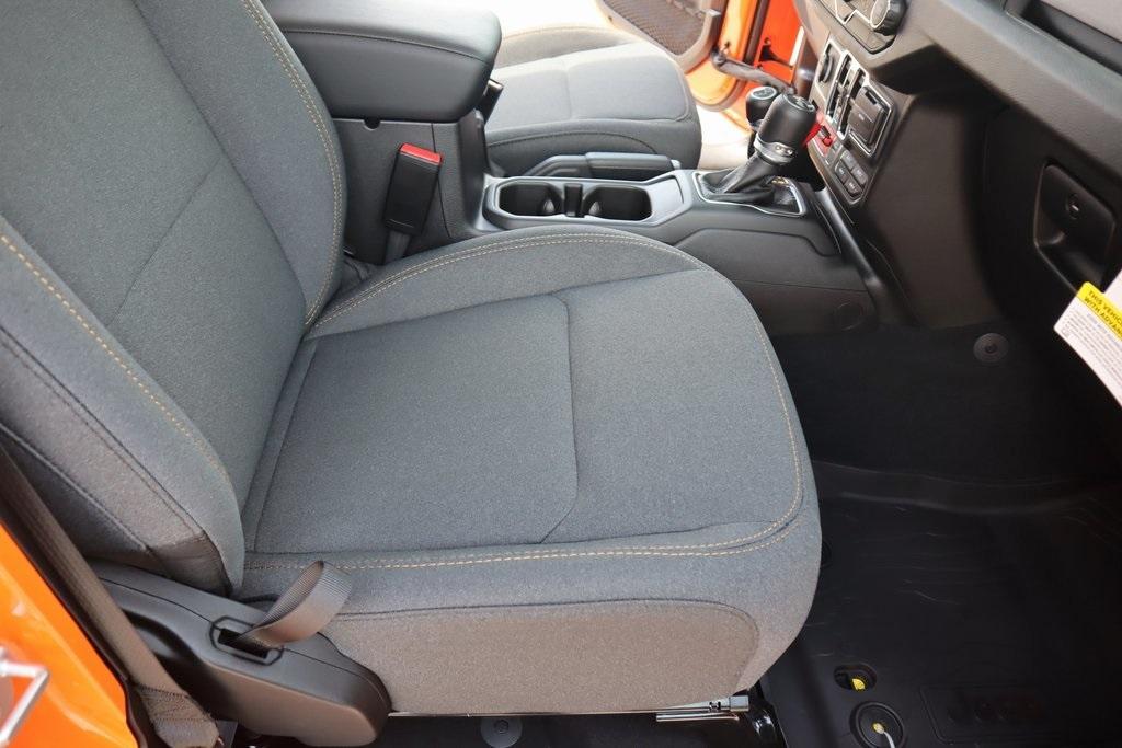 new 2025 Jeep Wrangler car, priced at $44,513