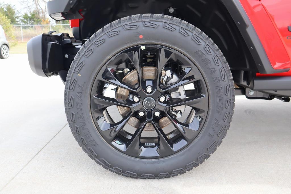 new 2025 Jeep Gladiator car, priced at $35,464