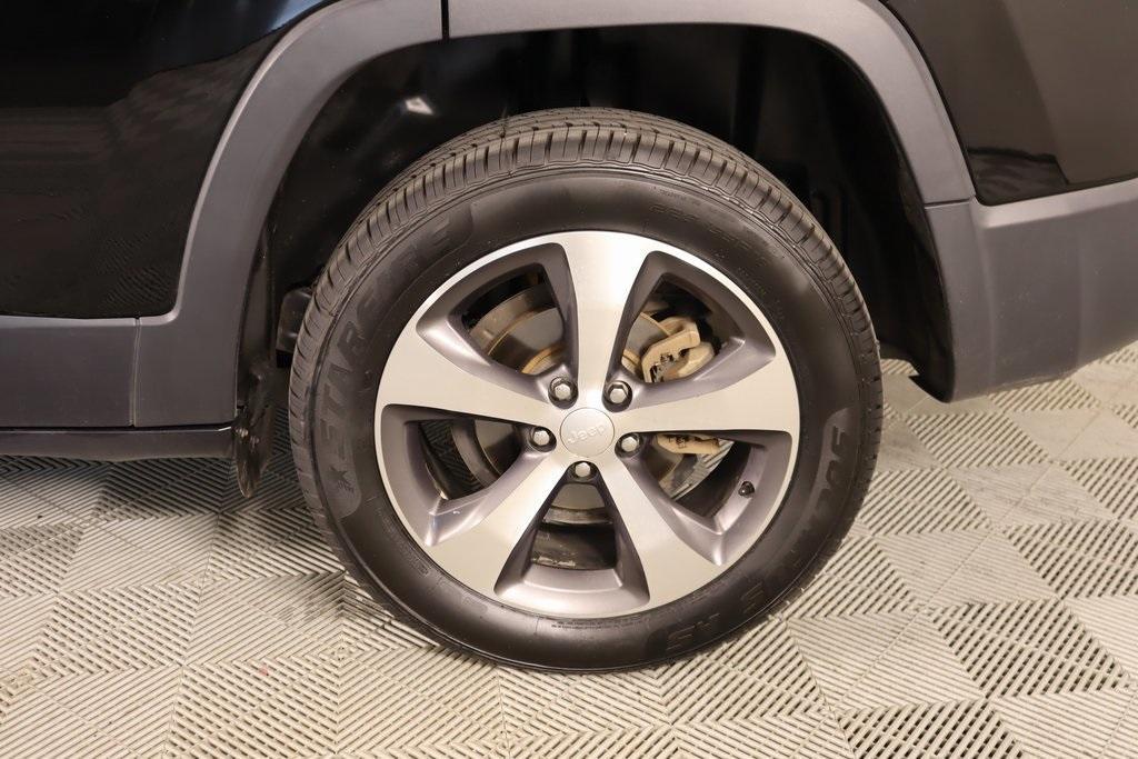 used 2020 Jeep Cherokee car, priced at $14,382