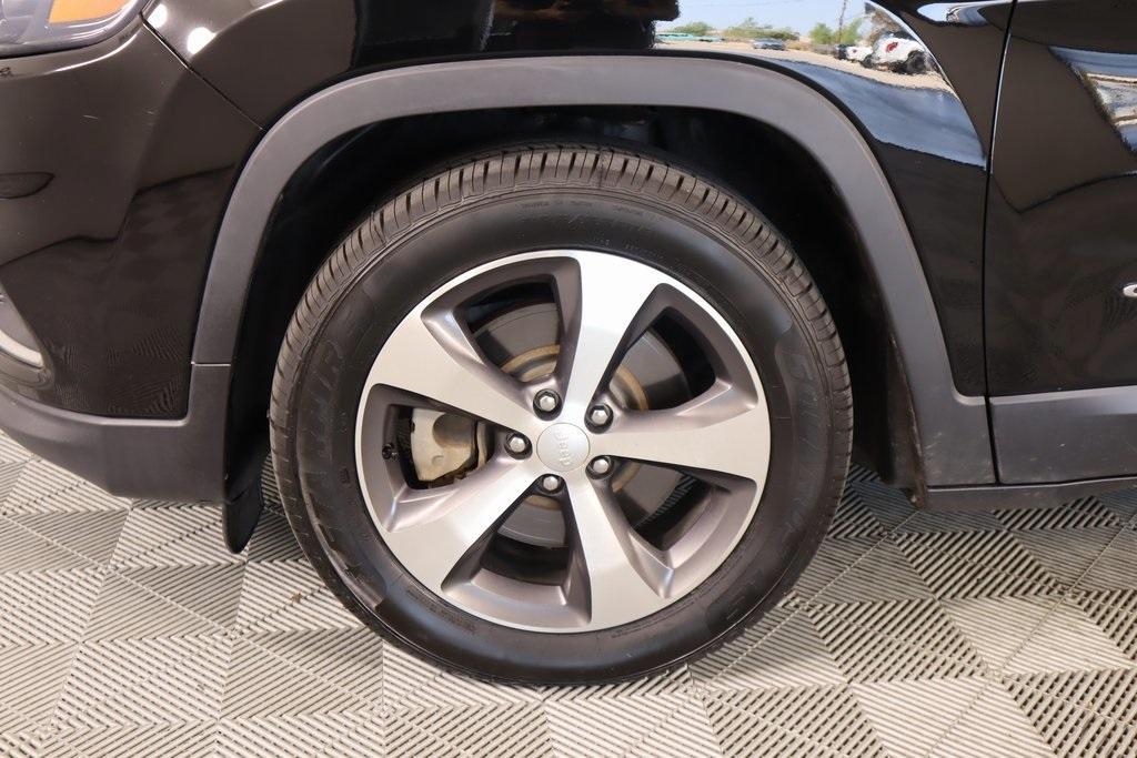 used 2020 Jeep Cherokee car, priced at $14,382