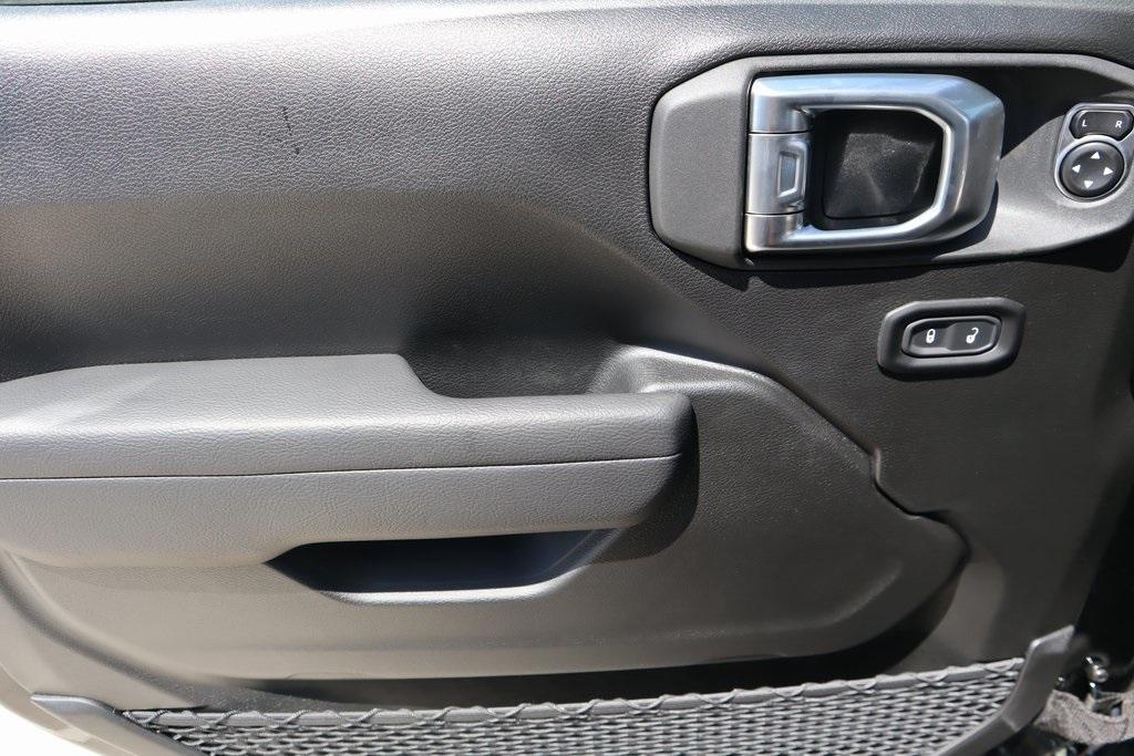 new 2025 Jeep Wrangler car, priced at $47,413