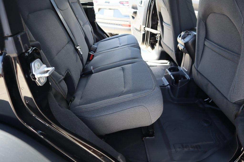 new 2025 Jeep Wrangler car, priced at $47,413