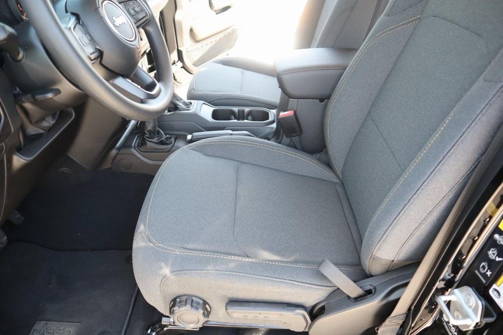 new 2025 Jeep Gladiator car, priced at $36,496