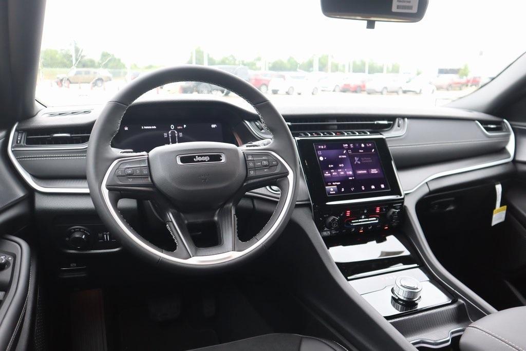 new 2025 Jeep Grand Cherokee L car, priced at $39,609