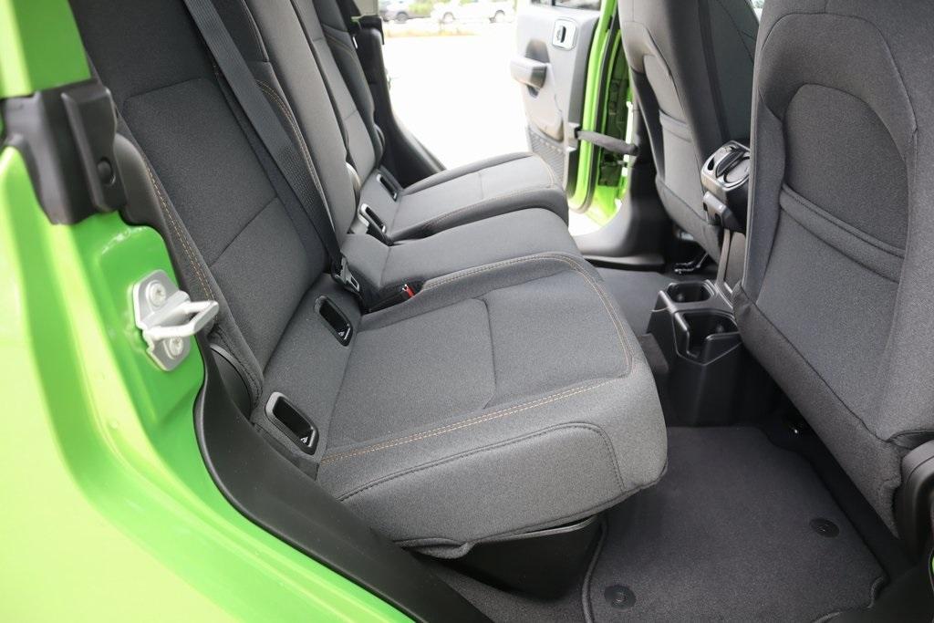 new 2025 Jeep Gladiator car, priced at $35,157