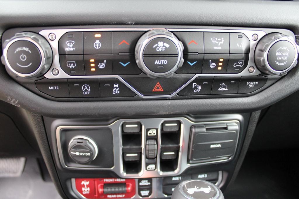 new 2025 Jeep Wrangler car, priced at $56,351