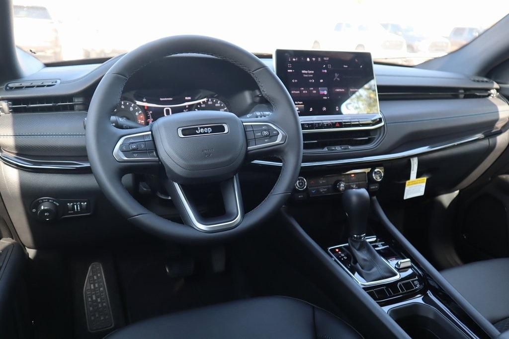 new 2025 Jeep Compass car, priced at $26,768