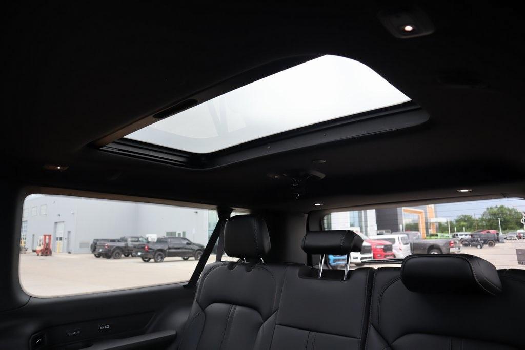 new 2025 Jeep Wagoneer L car, priced at $70,418