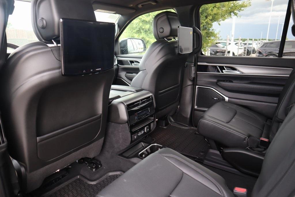 new 2025 Jeep Wagoneer L car, priced at $70,418