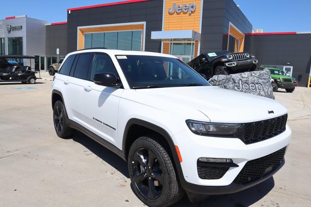 new 2025 Jeep Grand Cherokee car, priced at $47,681