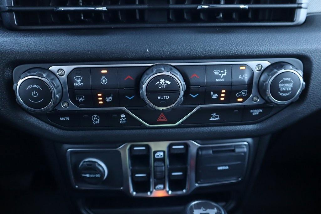 new 2025 Jeep Wrangler car, priced at $39,833