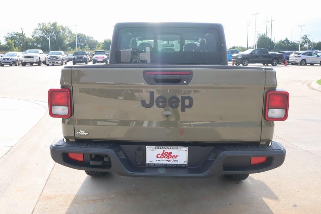 new 2025 Jeep Gladiator car, priced at $37,314