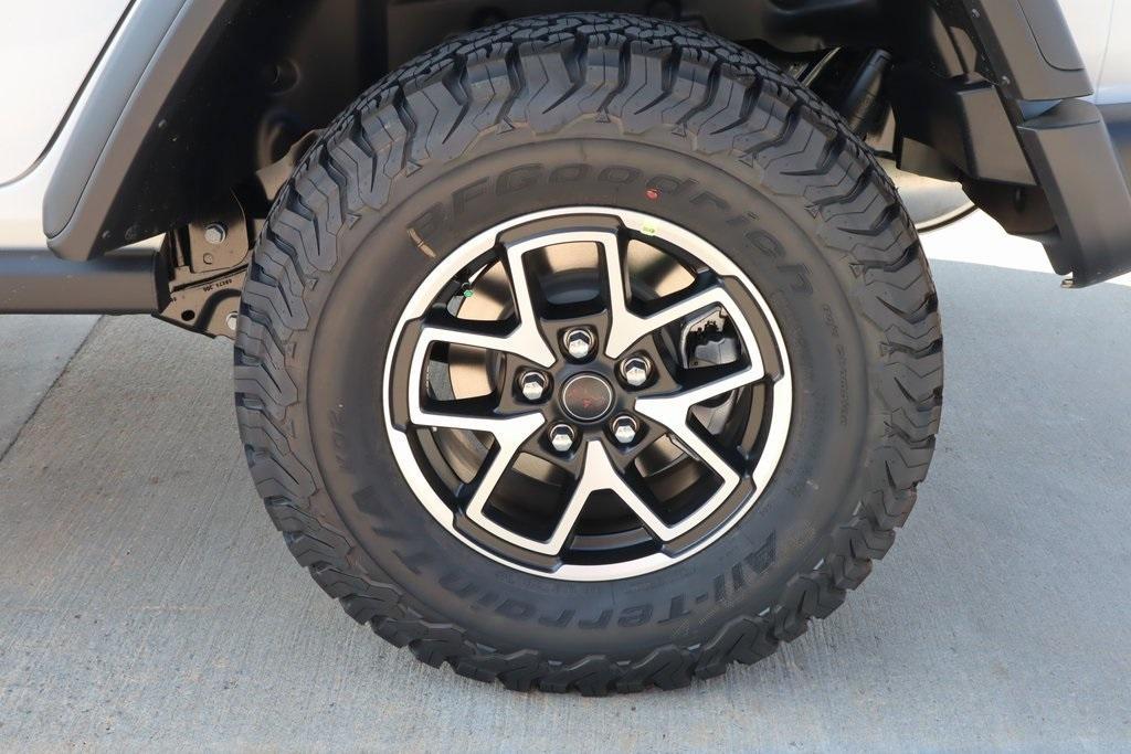 new 2025 Jeep Wrangler car, priced at $50,162