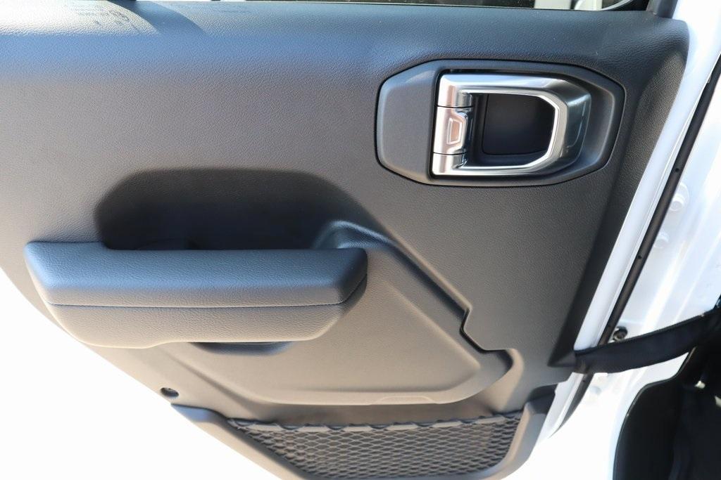 new 2025 Jeep Wrangler car, priced at $50,162