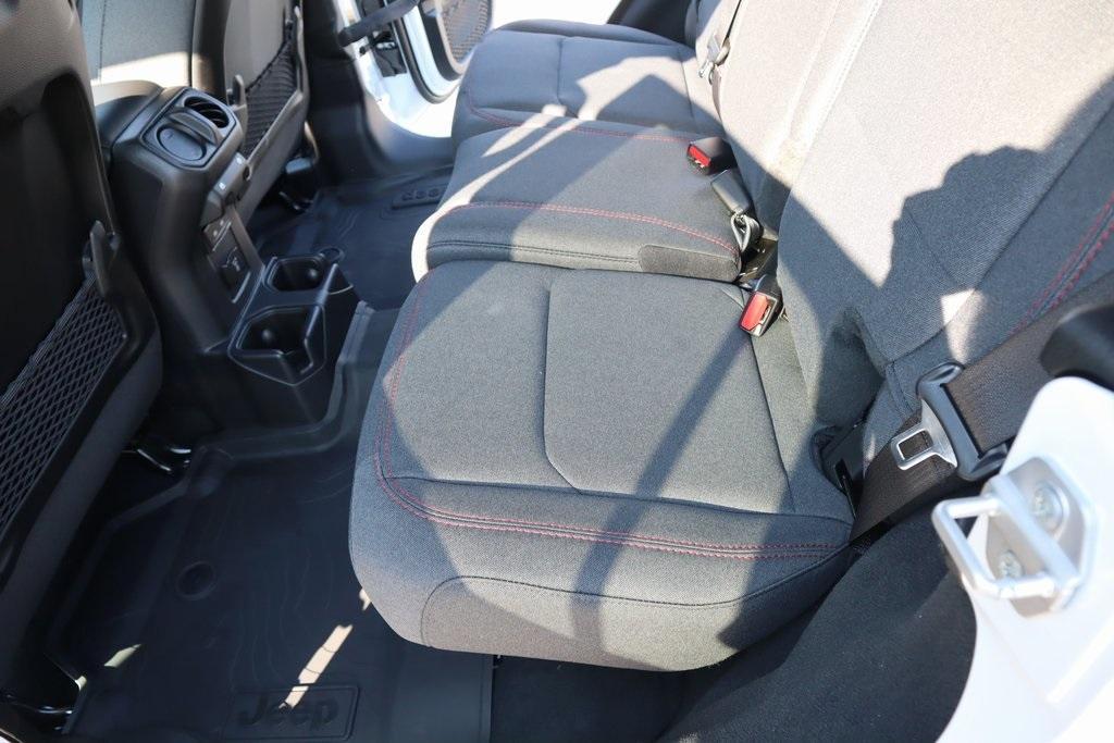 new 2025 Jeep Wrangler car, priced at $50,162
