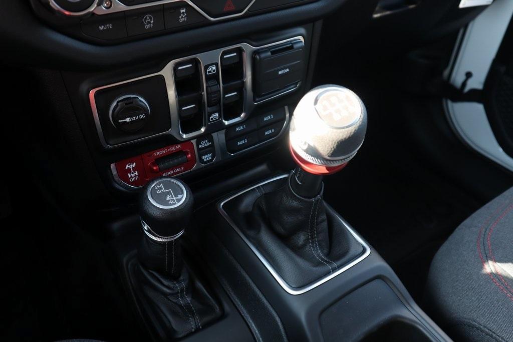 new 2025 Jeep Wrangler car, priced at $50,162
