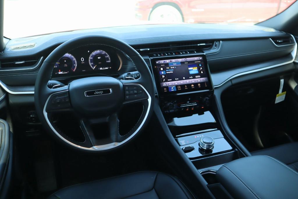 new 2025 Jeep Grand Cherokee L car, priced at $40,832