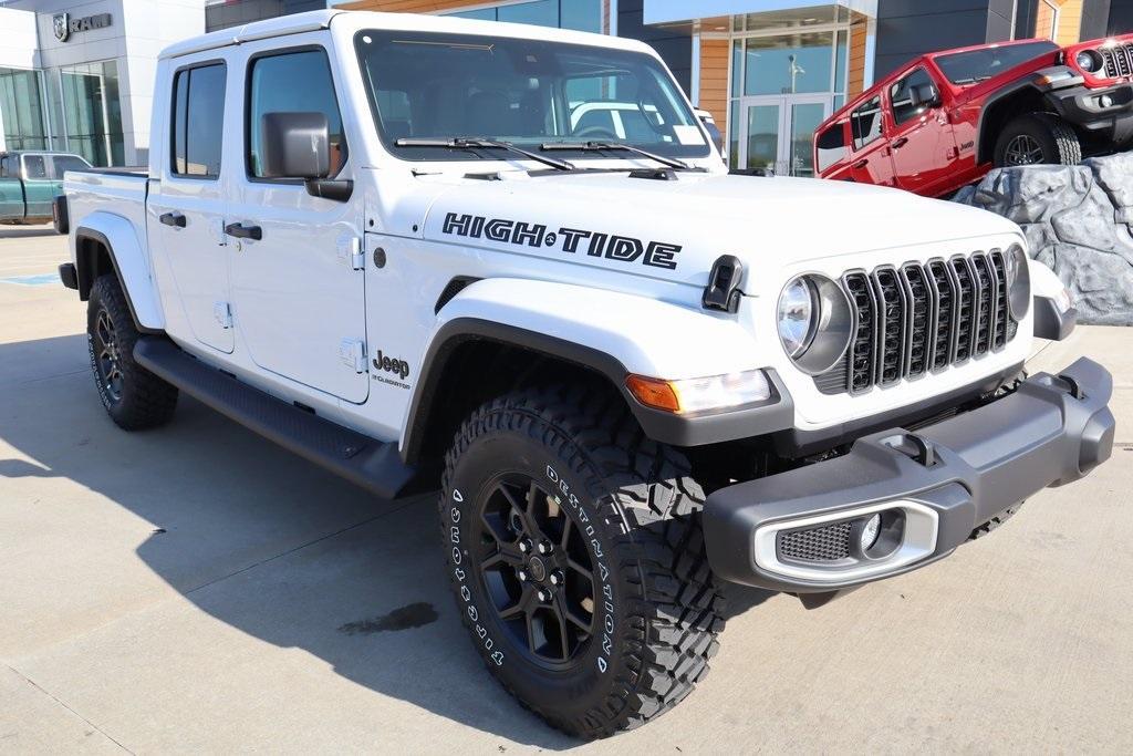 new 2025 Jeep Gladiator car, priced at $38,249