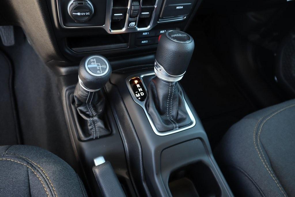 new 2025 Jeep Gladiator car, priced at $38,884