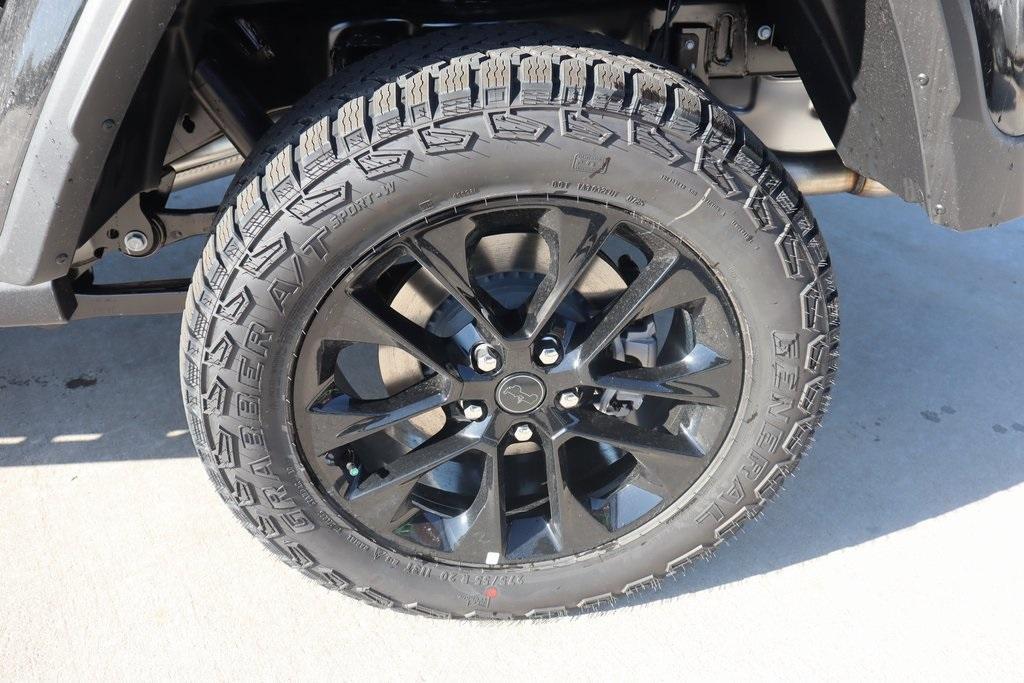 new 2025 Jeep Gladiator car, priced at $38,884