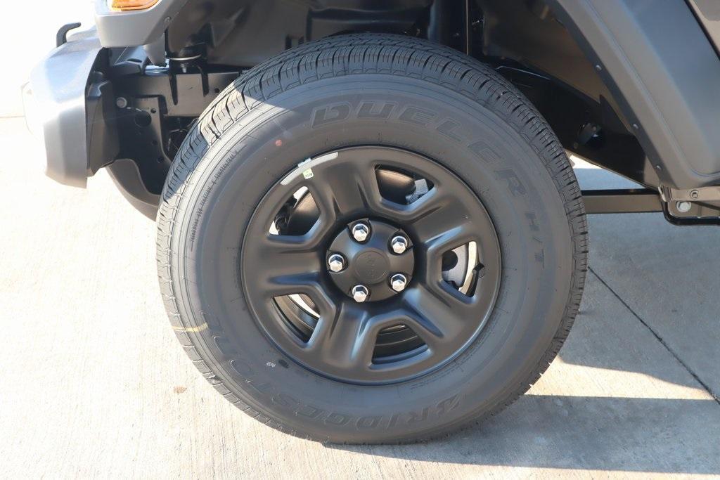 new 2025 Jeep Gladiator car, priced at $35,439