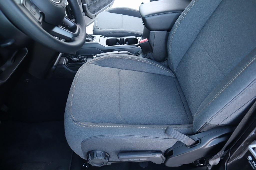 new 2025 Jeep Gladiator car, priced at $35,439
