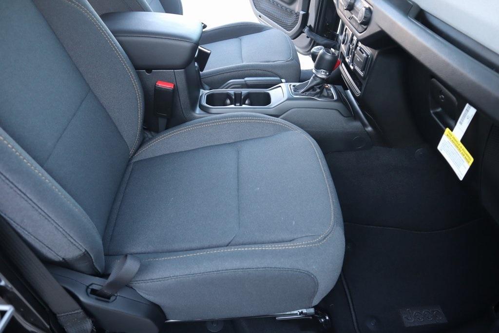 new 2025 Jeep Gladiator car, priced at $35,439