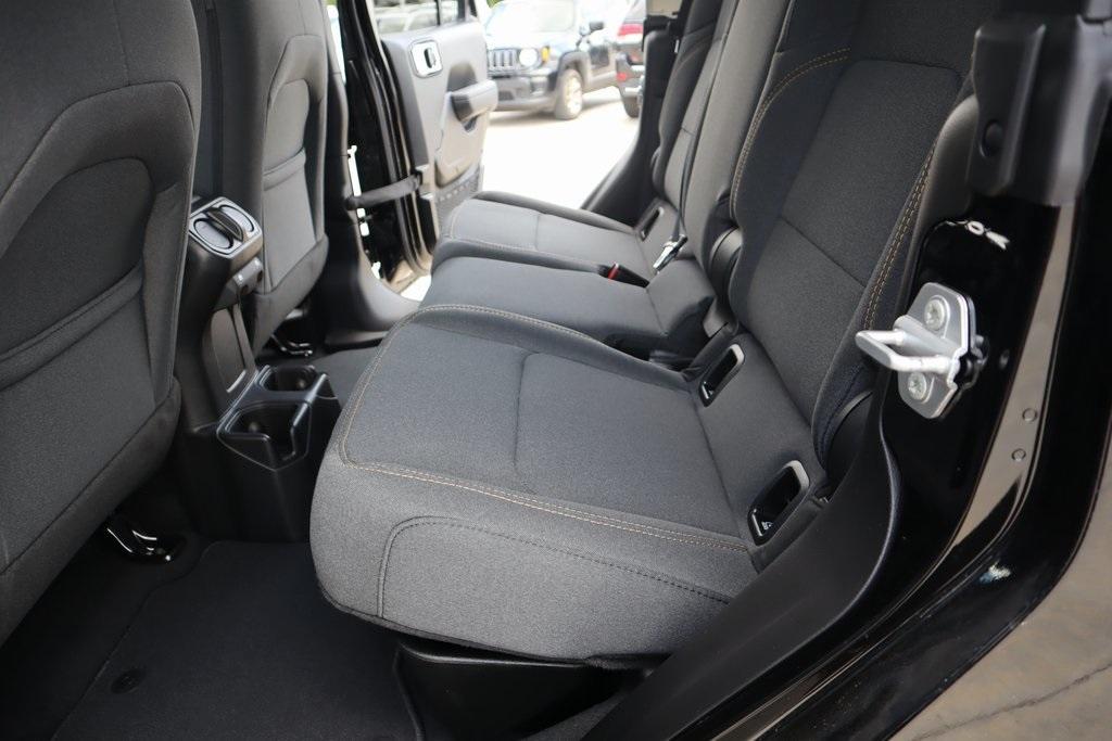 new 2025 Jeep Gladiator car, priced at $38,996
