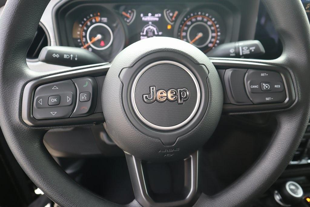 new 2025 Jeep Gladiator car, priced at $36,842