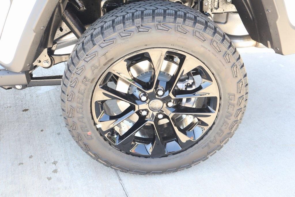 new 2025 Jeep Gladiator car, priced at $37,951