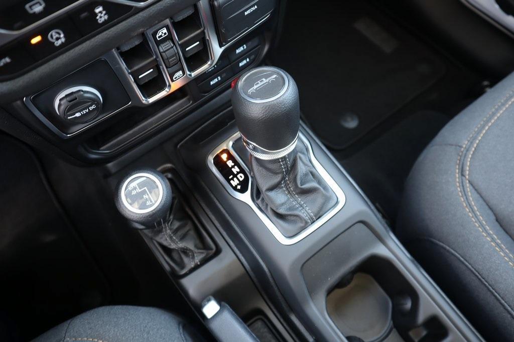 new 2025 Jeep Gladiator car, priced at $37,951