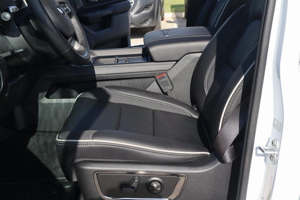 new 2025 Ram 1500 car, priced at $69,986