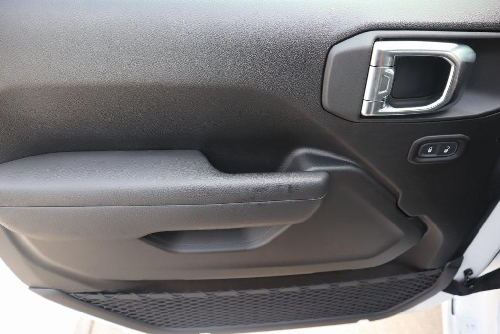 new 2025 Jeep Wrangler car, priced at $31,417