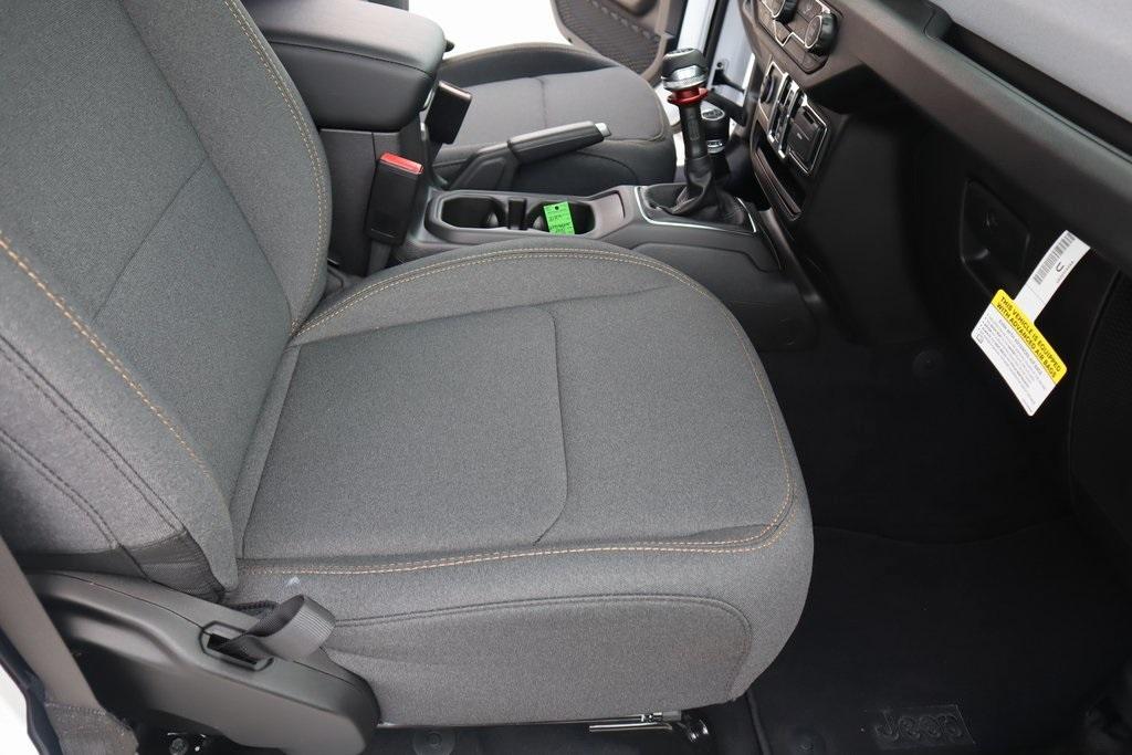 new 2025 Jeep Wrangler car, priced at $31,417