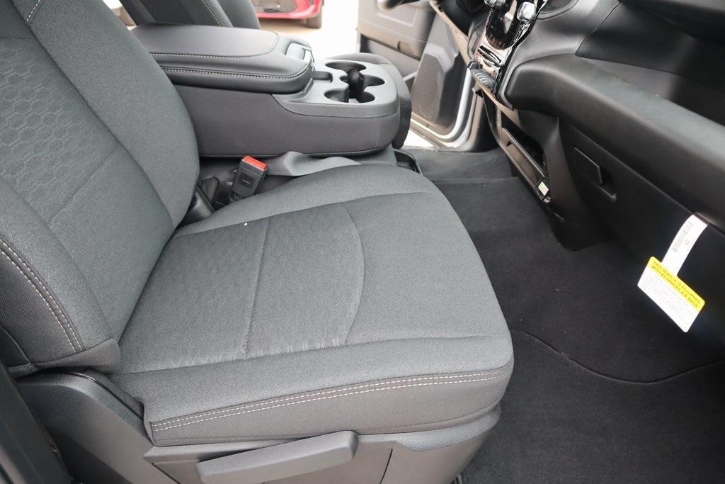 new 2025 Ram 2500 car, priced at $57,352