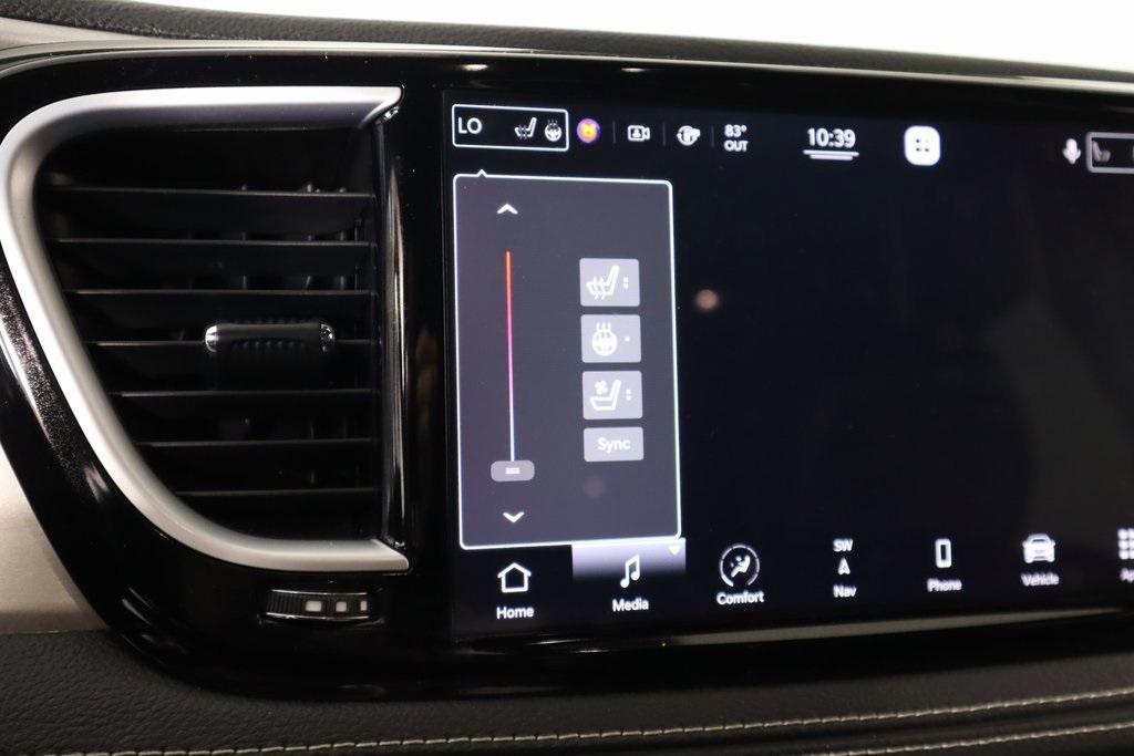 used 2021 Chrysler Pacifica Hybrid car, priced at $27,976