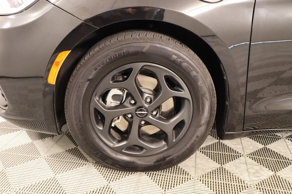 used 2021 Chrysler Pacifica Hybrid car, priced at $27,976