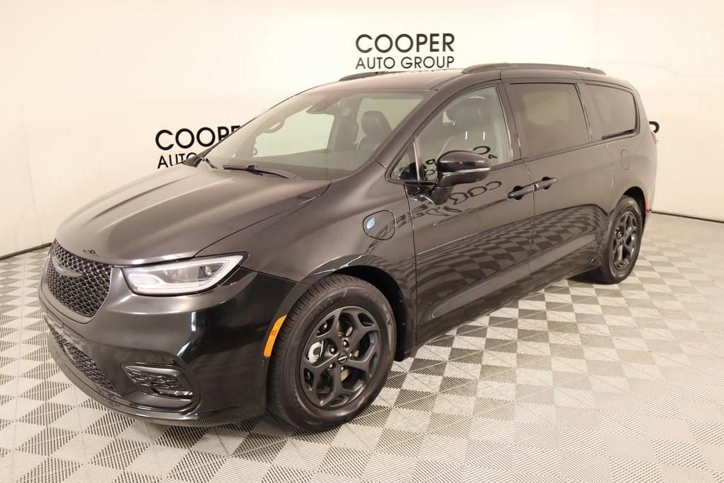 used 2021 Chrysler Pacifica Hybrid car, priced at $27,976