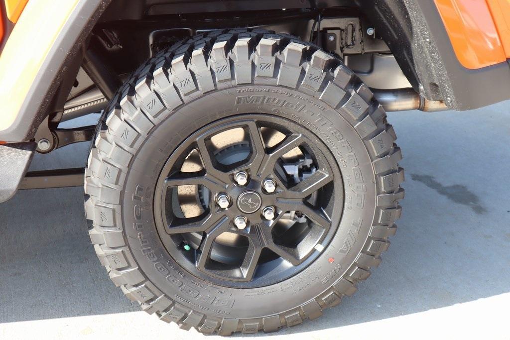 new 2025 Jeep Gladiator car, priced at $41,028