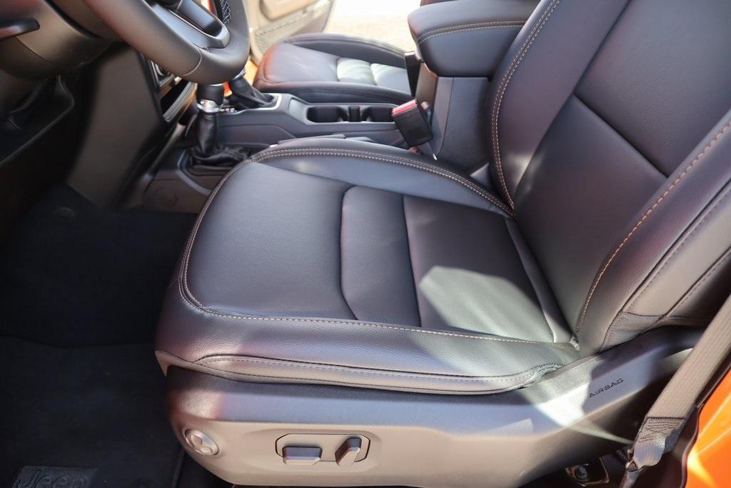 new 2025 Jeep Gladiator car, priced at $41,028