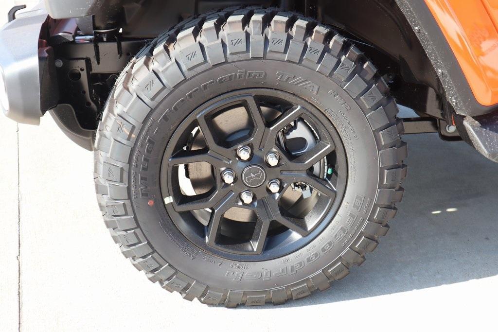 new 2025 Jeep Gladiator car, priced at $41,028