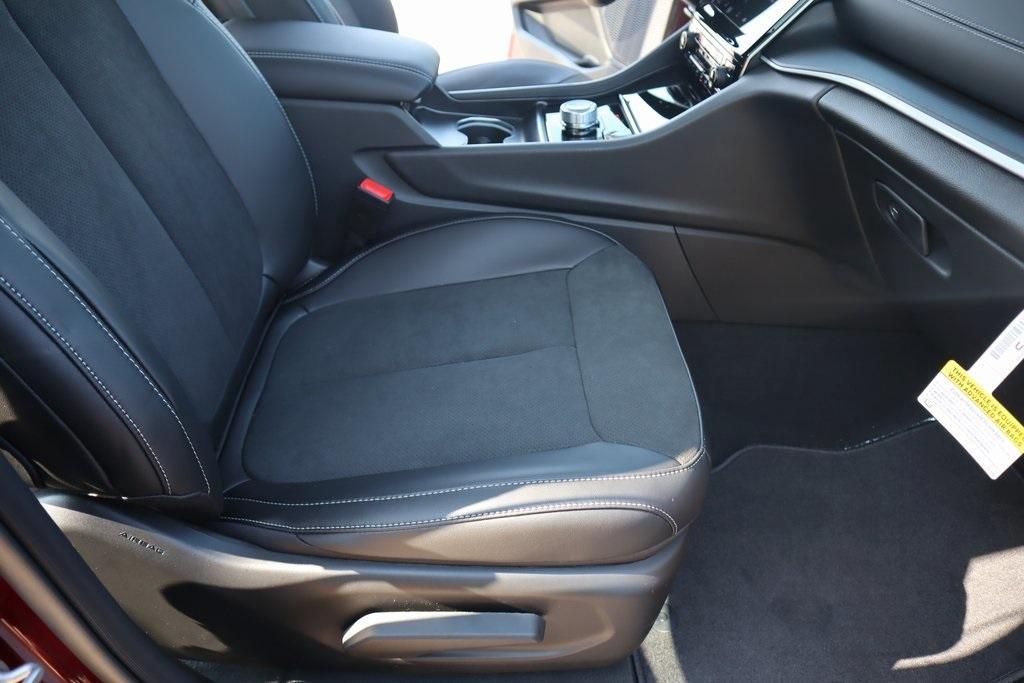 new 2025 Jeep Grand Cherokee L car, priced at $38,701