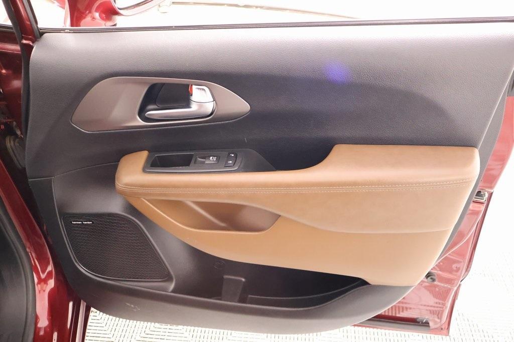 used 2020 Chrysler Pacifica car, priced at $20,996
