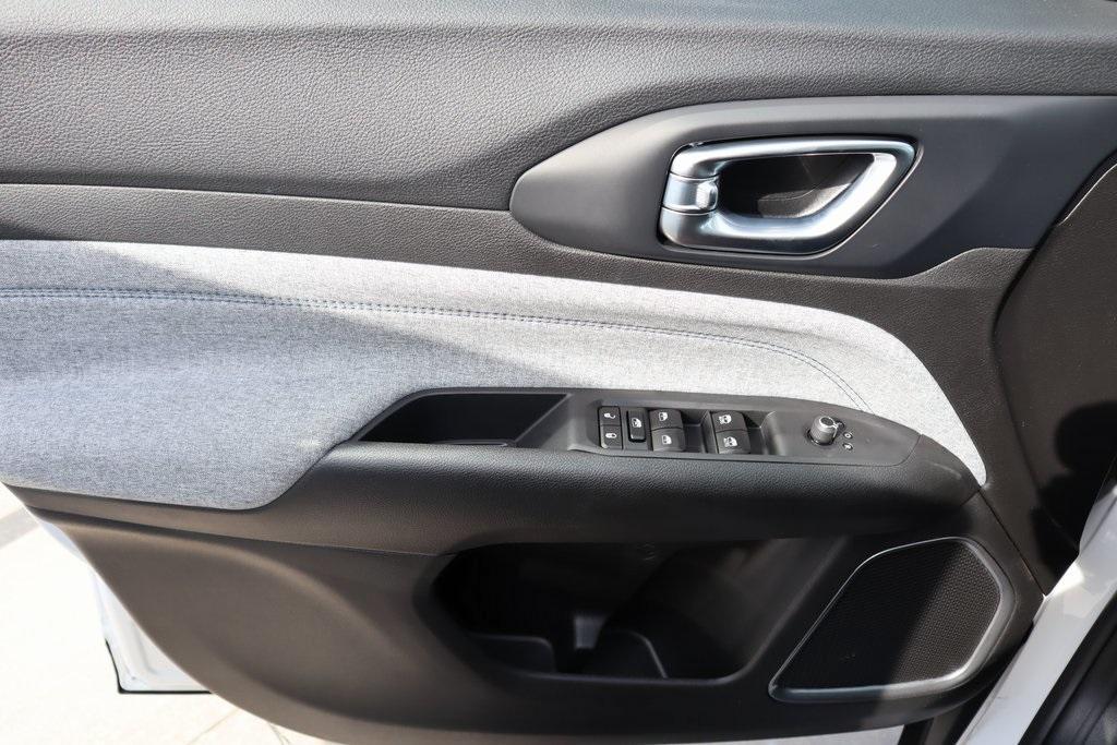 new 2025 Jeep Compass car, priced at $23,572