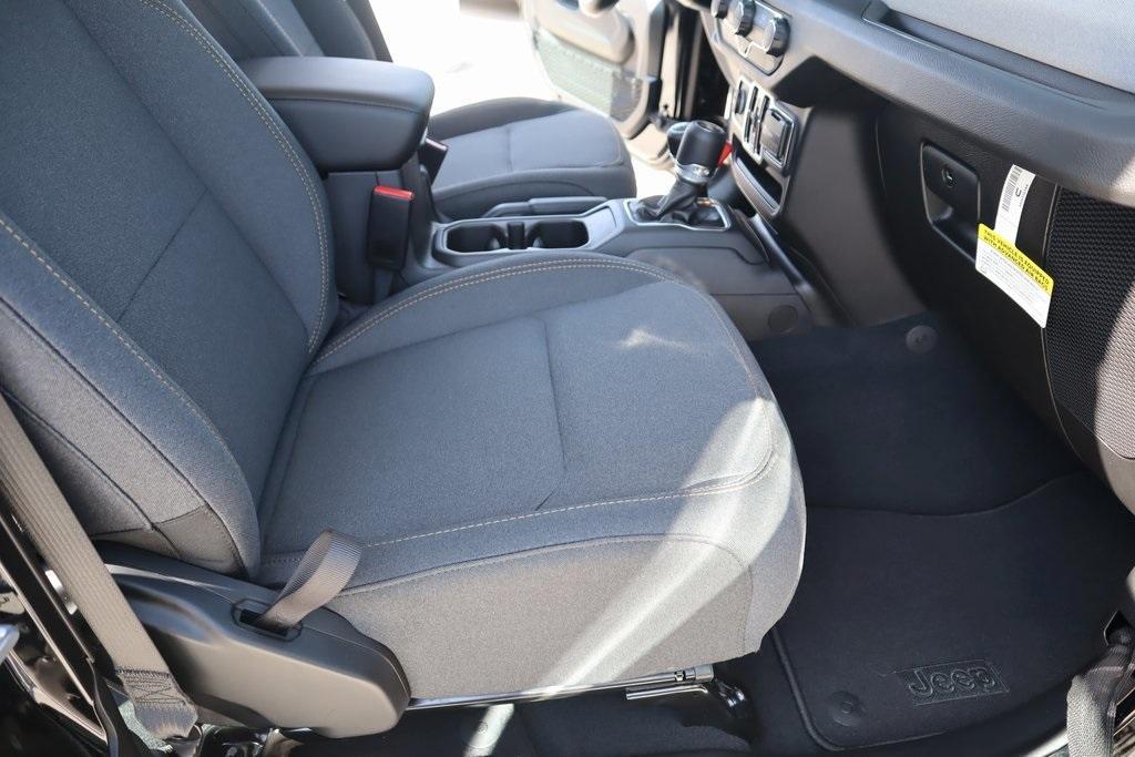 new 2025 Jeep Wrangler car, priced at $35,925